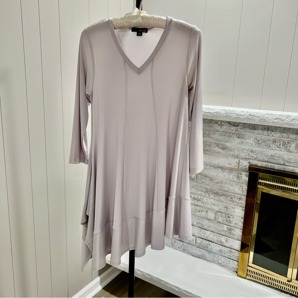 Sun Kim Light Grey V-Neck Slinky Asymmetrical Hemline Tunic Dress XS